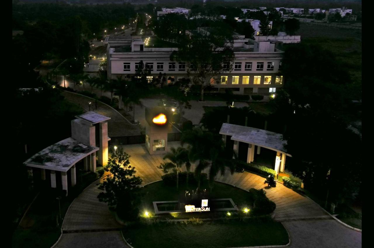 Spree Resort At Century Wintersun Dod Ballāpur Exterior foto
